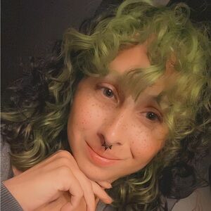 Meet your Posher, Hayley